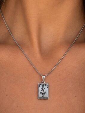 🔮 Tarot Card Necklace - The Hanged Man (flawed gem)